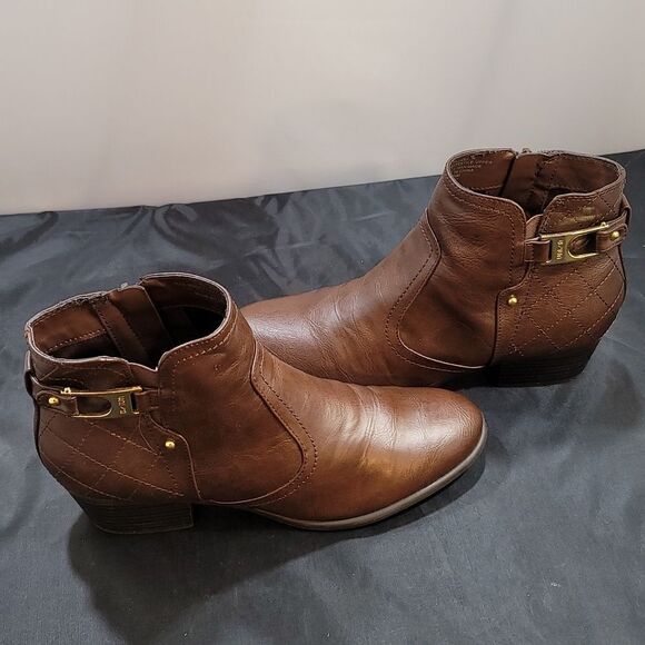 UNISA POINTED TOE WOMEN"S ZIP CLOSURE BLOCK HEEL BOOT - Picture 11 of 16